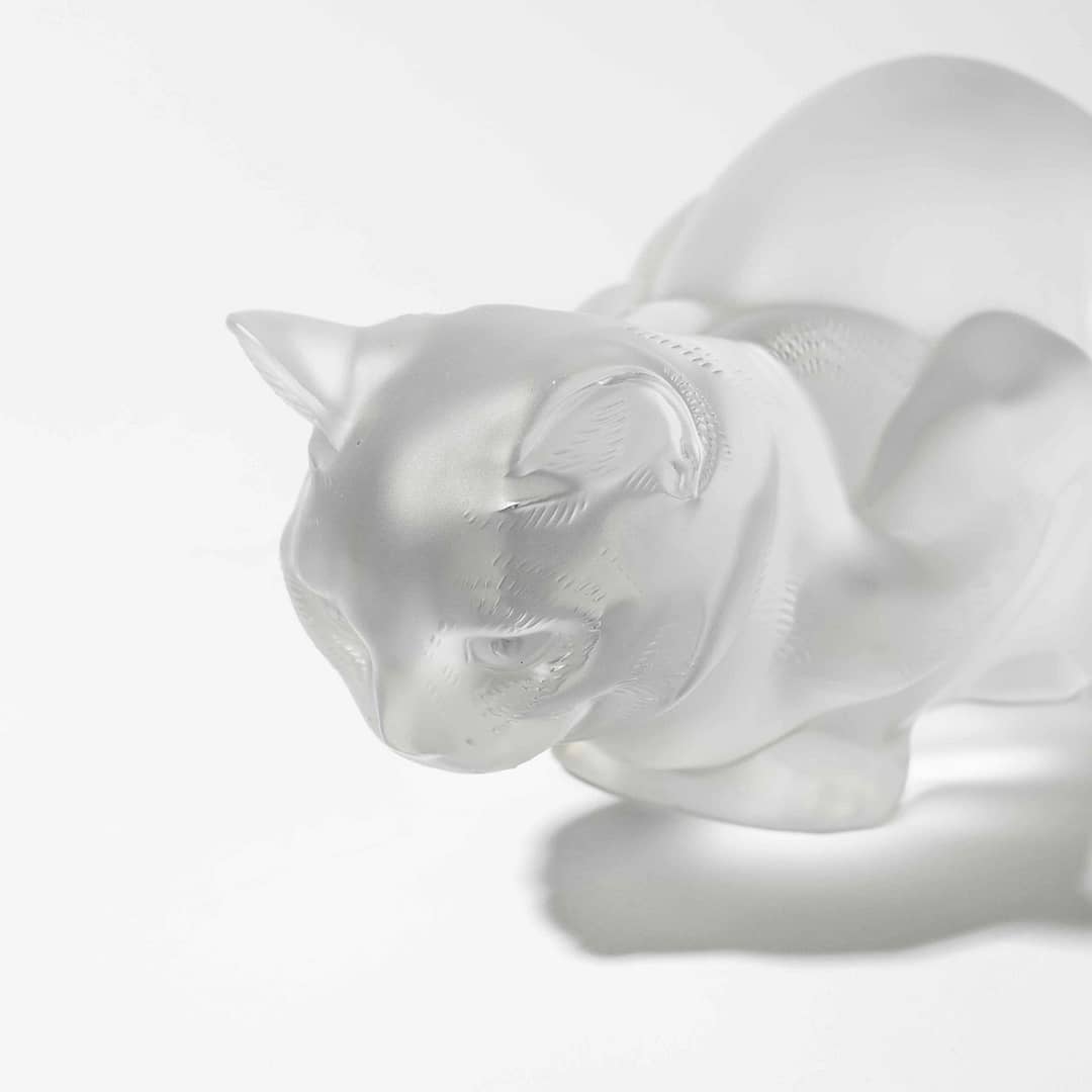 LALIQUE 猫のクリスタル彫刻 Vintage Lalique Frosted Crystal “Crouching Cat” Sculpture