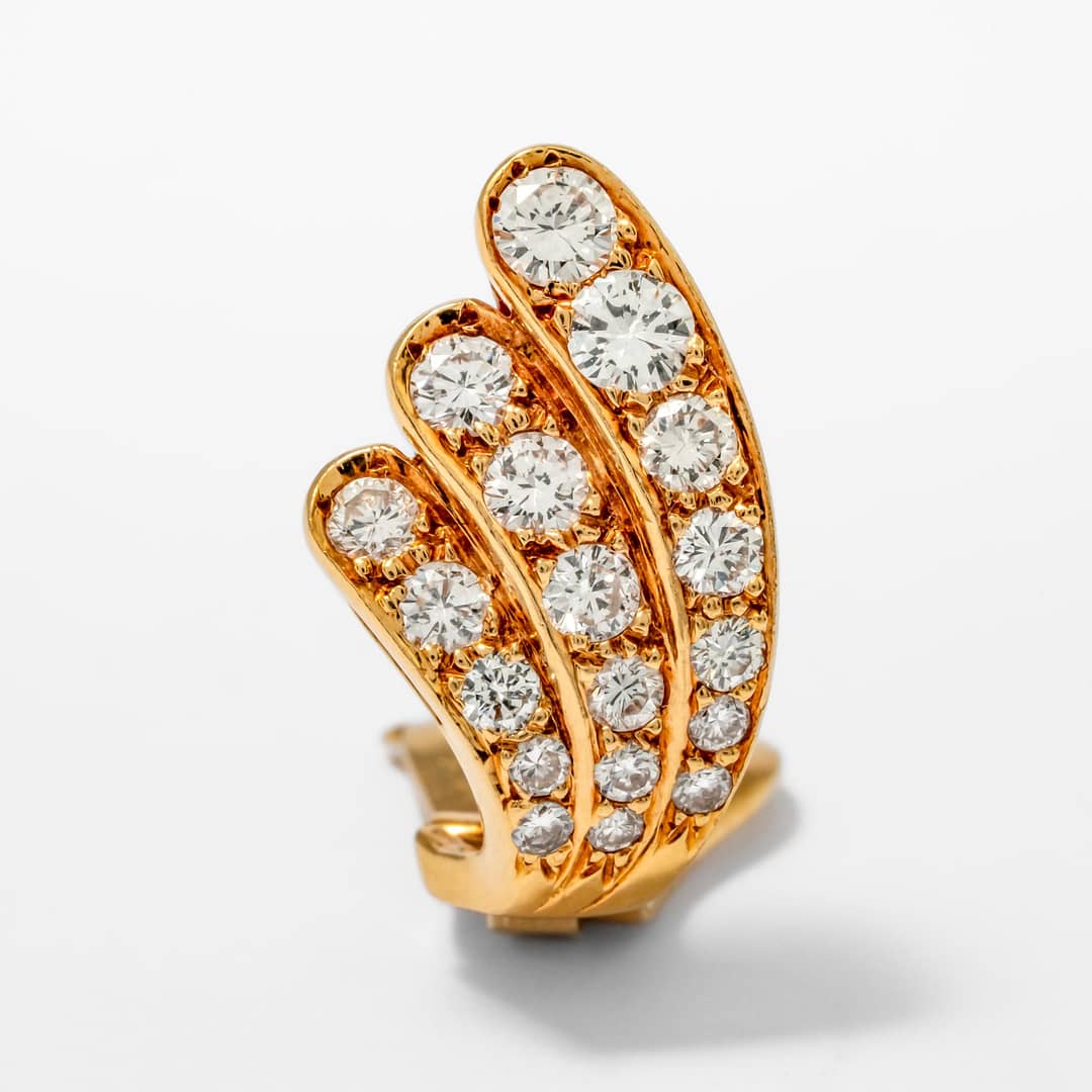 【wingbling】rosemary earrings Van Cleef & Arpels 1.46 Total Carat Weight Diamond Wing