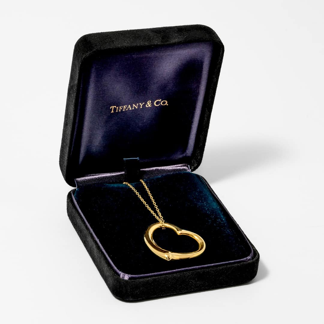 Tiffany & Co Vintage 18 Karat Open Heart Pendant (Yellow Gold