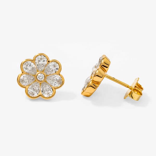 Gumuchian 2.74 Total Carat Weight Pear-Shape Diamond Fleur