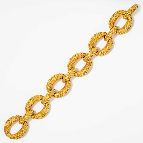 Van Clef & Arpels 18 Karat Textured Bombe Bracelet (Yellow Gold
