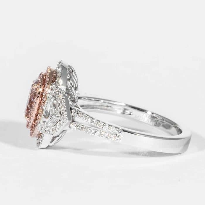 cherry brown diamond ring diamond Ⅱ 2.00 Carat Diamond Three Stone Ring