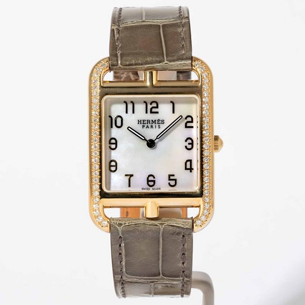 Hermès Cape Cod Watch Mother-of-Pearl Yellow Gold/Diamond 29mm x 29mm (W047645WW00)