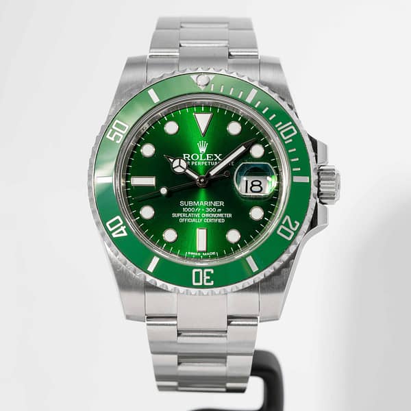 Rolex Submariner Green 116610LV (Hulk) in Steel - Green Dial