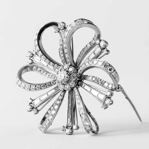 Fine Vintage Jewelry Platinum Diamond Filigree Brooch Pin