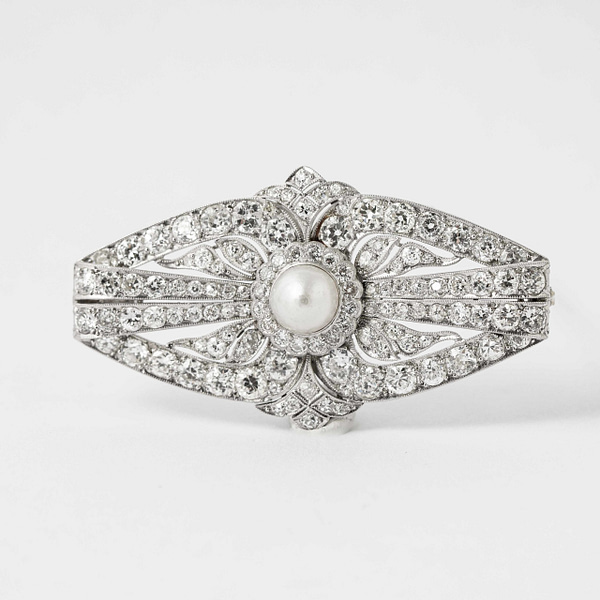 Art Deco Platinum Flower Natural Pearl Diamond 5.00 Carat Brooch