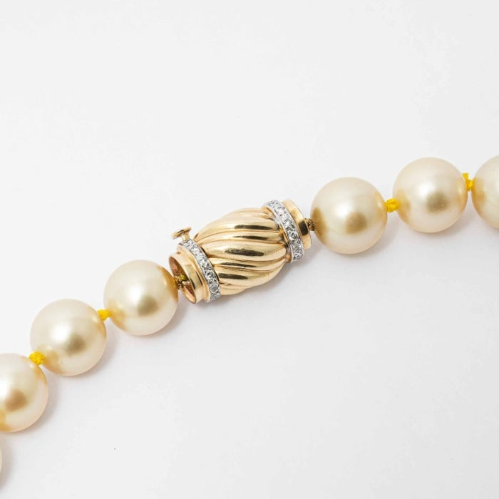 Art Deco 14K White Gold & Diamond Clasp Pearl Necklace 18