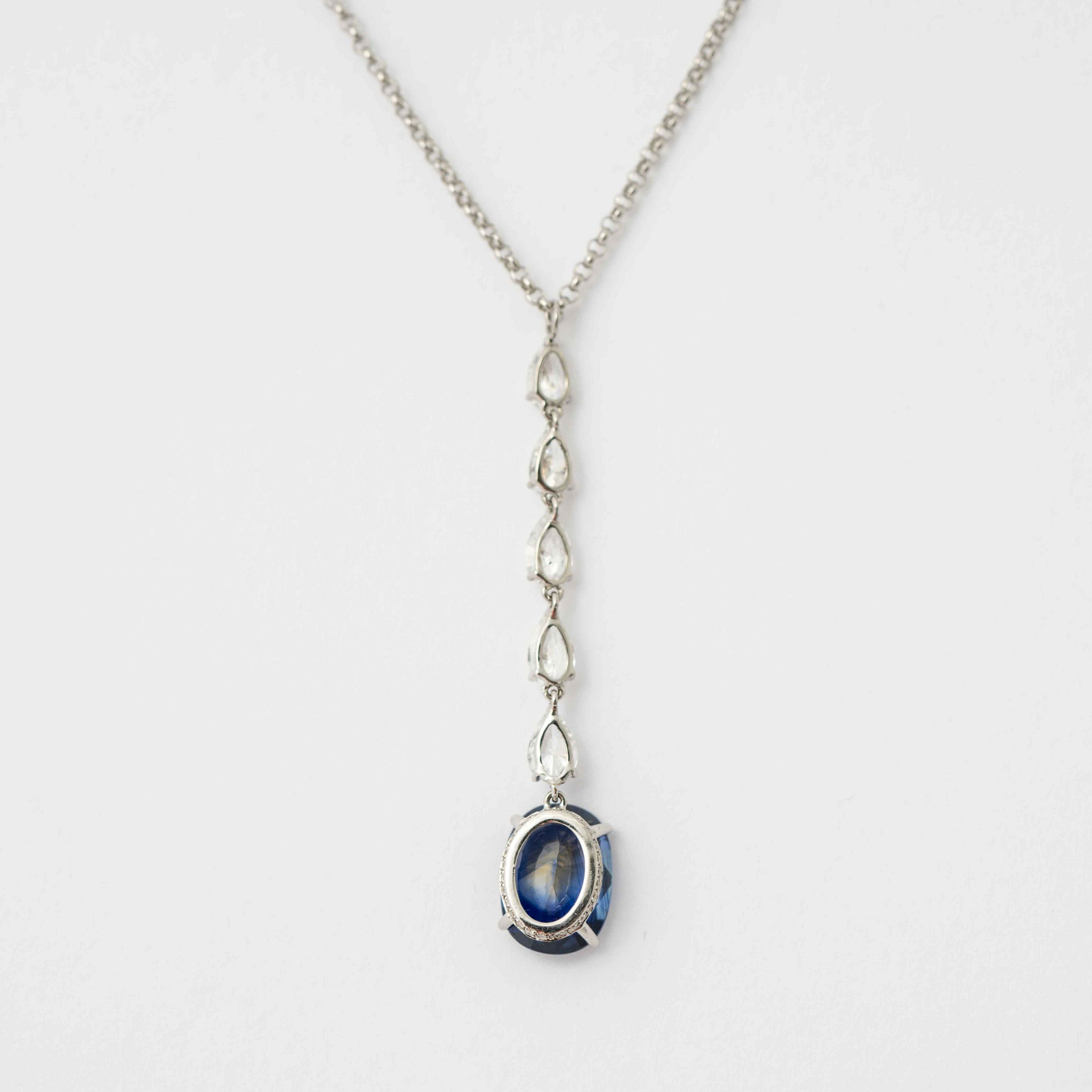 White gold Serpenti Necklace Blue with 2.07 ct Sapphires